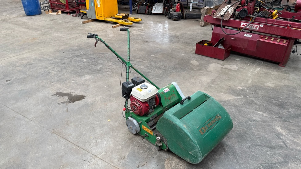 DENNIS FT20 PEDESTRIAN CYLINDER MOWER NO UNIT, GRASS BOX - Rasenmäher: das Bild 1 DENNIS FT20 PEDESTRIAN CYLINDER MOWER NO UNIT, GRASS BOX - Rasenmäher: das Bild 1