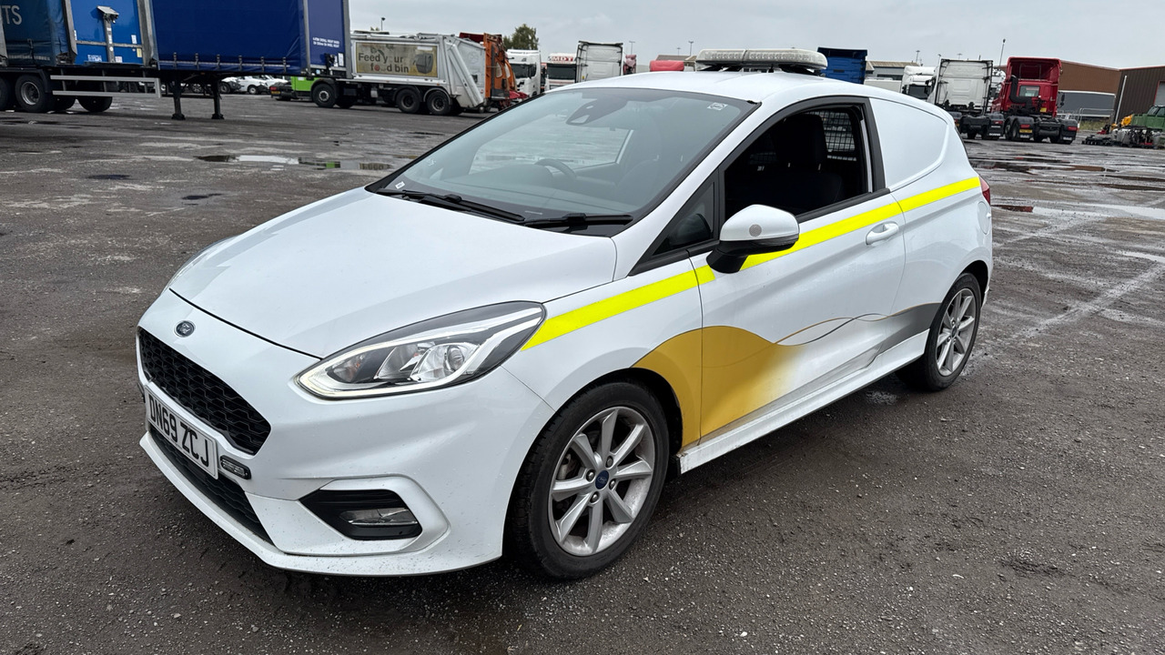 FORD FIESTA 1.5 TDCi 85PS - PKW: das Bild 2 FORD FIESTA 1.5 TDCi 85PS - PKW: das Bild 2
