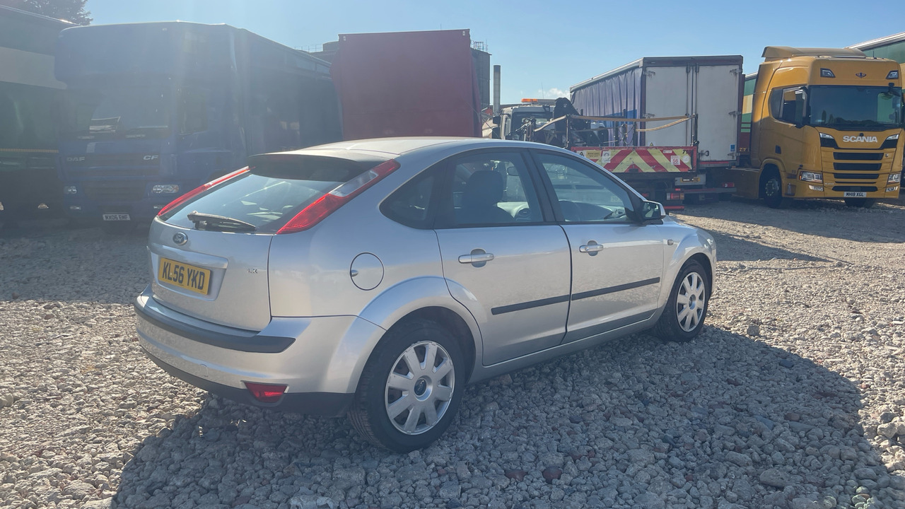 FORD FOCUS 1.4 LX - Schrägheck: das Bild 4 FORD FOCUS 1.4 LX - Schrägheck: das Bild 4