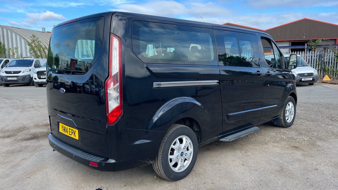 FORD TOURNEO CUSTOM 300 2.2 TDCi 125PS - Kleinbus, Personentransporter: das Bild 4 FORD TOURNEO CUSTOM 300 2.2 TDCi 125PS - Kleinbus, Personentransporter: das Bild 4