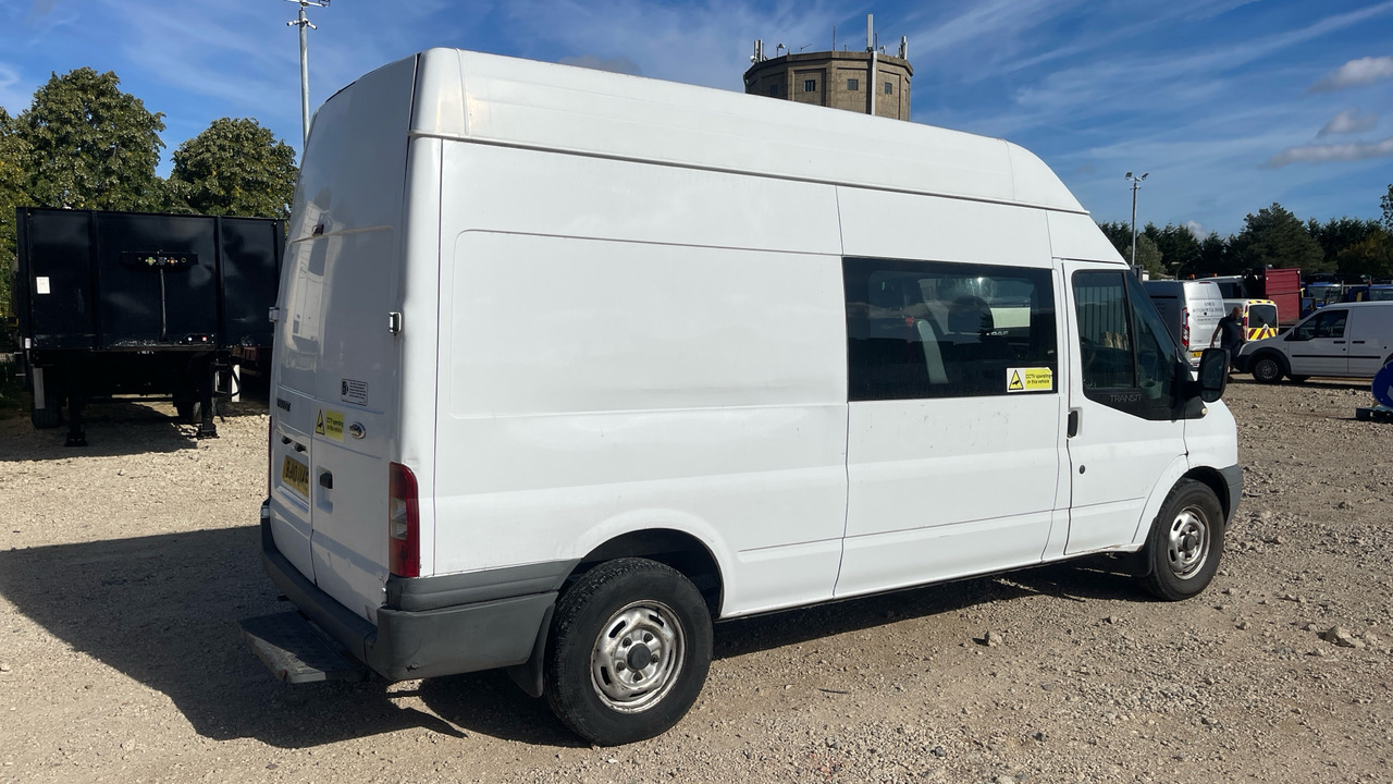 FORD TRANSIT 115 2.4 TDCI 115PS - Transporter mit Doppelkabine: das Bild 4 FORD TRANSIT 115 2.4 TDCI 115PS - Transporter mit Doppelkabine: das Bild 4