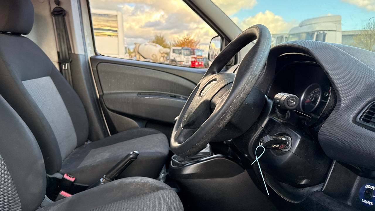 Fiat Doblo Work Up II 1.6 MULTIJET 16V - Pritsche Transporter: das Bild 5 Fiat Doblo Work Up II 1.6 MULTIJET 16V - Pritsche Transporter: das Bild 5