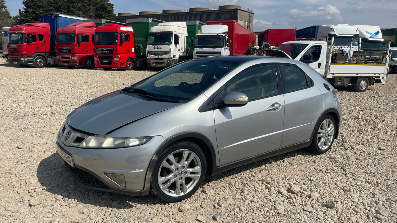 HONDA CIVIC 2.2 I-CTDI - Schrägheck: das Bild 2 HONDA CIVIC 2.2 I-CTDI - Schrägheck: das Bild 2