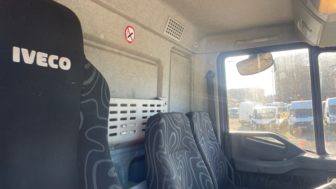 Pritsche LKW IVECO EUROCARGO  180E: das Bild 8