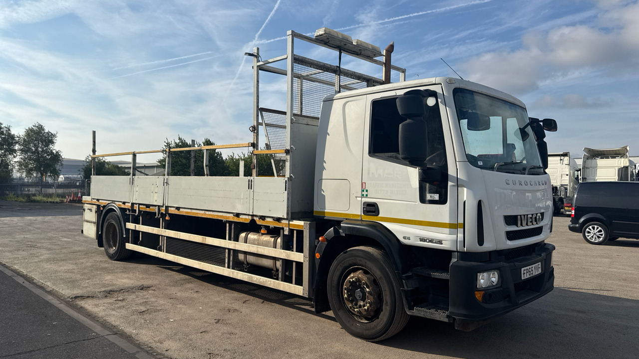 IVECO EUROCARGO 180E25S - Pritsche LKW: das Bild 1 IVECO EUROCARGO 180E25S - Pritsche LKW: das Bild 1