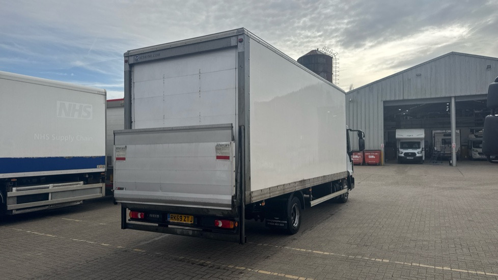 IVECO EUROCARGO 75-160 EURO 6 - Koffer LKW: das Bild 4 IVECO EUROCARGO 75-160 EURO 6 - Koffer LKW: das Bild 4