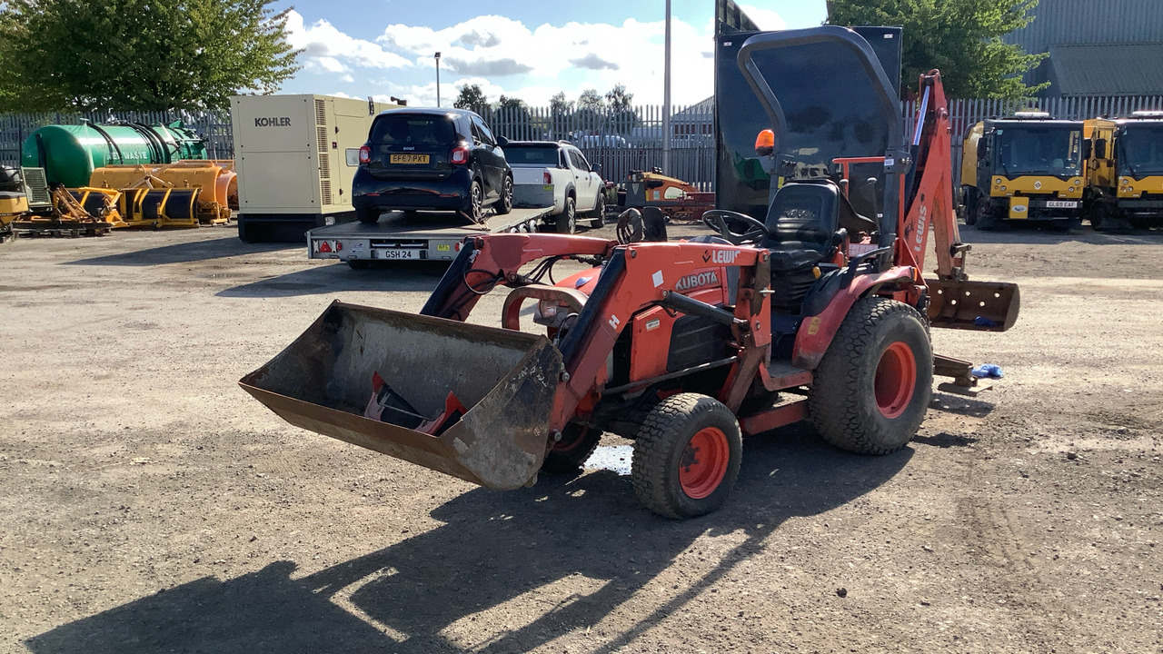 KUBOTA B2530 HST - Baggerlader: das Bild 1 KUBOTA B2530 HST - Baggerlader: das Bild 1