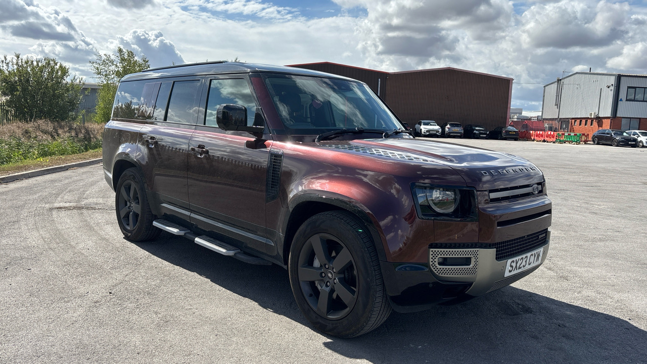 LAND ROVER DEFENDER 3.0 D300 X-Dynamic HSE 130 - SUV/ Geländewagen: das Bild 1 LAND ROVER DEFENDER 3.0 D300 X-Dynamic HSE 130 - SUV/ Geländewagen: das Bild 1