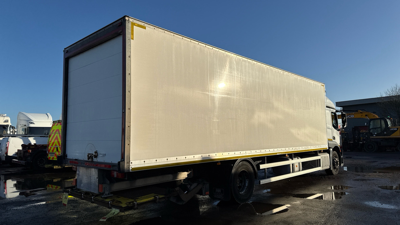 MERCEDES-BENZ ACTROS 1824 - Koffer LKW: das Bild 4 MERCEDES-BENZ ACTROS 1824 - Koffer LKW: das Bild 4
