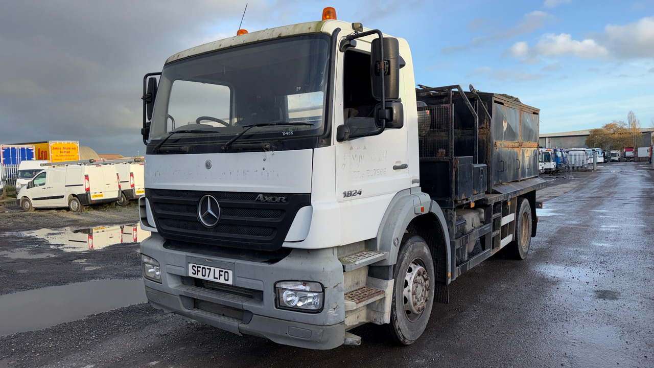 MERCEDES-BENZ AXOR 1824 - Asphalttechnik: das Bild 2 MERCEDES-BENZ AXOR 1824 - Asphalttechnik: das Bild 2