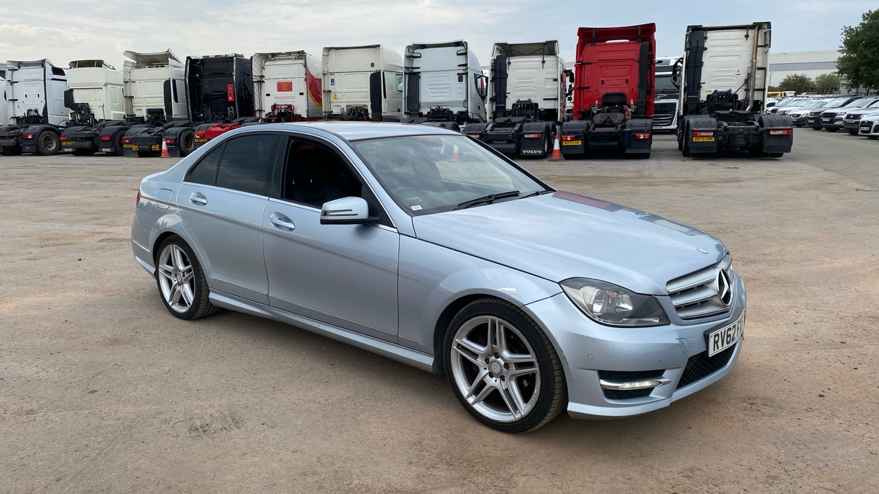 MERCEDES-BENZ C CLASS C220 CDI BLUEEFFICIENCY AMG - Limousine: das Bild 1 MERCEDES-BENZ C CLASS C220 CDI BLUEEFFICIENCY AMG - Limousine: das Bild 1