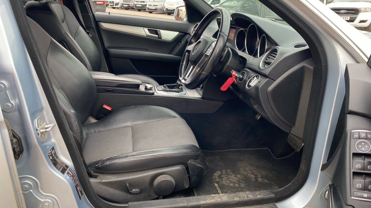 MERCEDES-BENZ C CLASS C220 CDI BLUEEFFICIENCY AMG - Limousine: das Bild 5 MERCEDES-BENZ C CLASS C220 CDI BLUEEFFICIENCY AMG - Limousine: das Bild 5
