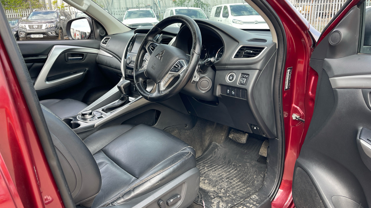 MITSUBISHI SHOGUN SPORT 2.4 DI-DC - Kombi: das Bild 5 MITSUBISHI SHOGUN SPORT 2.4 DI-DC - Kombi: das Bild 5