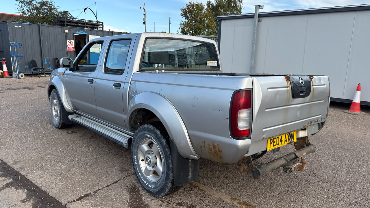 NISSAN D22 2.5 DI - Pick-up, Transporter mit Doppelkabine: das Bild 3 NISSAN D22 2.5 DI - Pick-up, Transporter mit Doppelkabine: das Bild 3