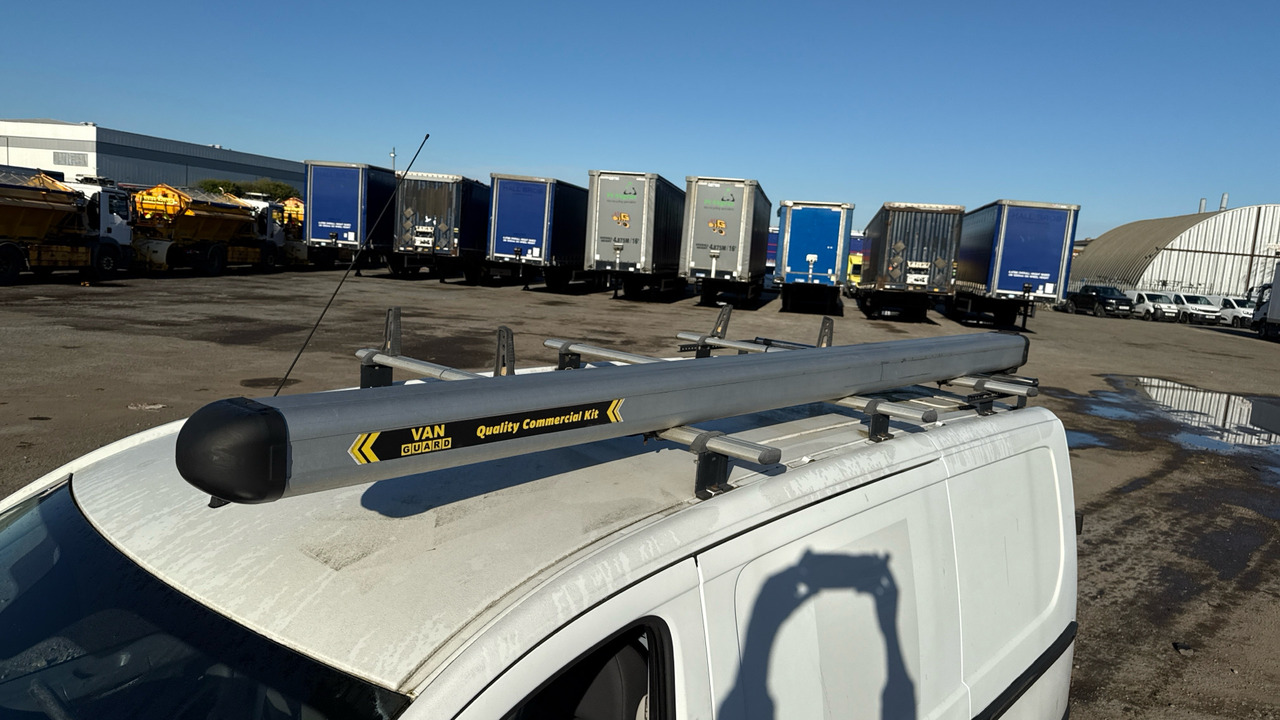 Kleintransporter PEUGEOT EXPERT 1000 1.6 HDI 90PS: das Bild 19