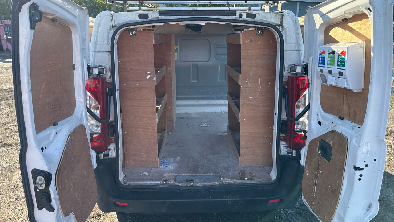 Kleintransporter PEUGEOT EXPERT 1000 1.6 HDI 90PS: das Bild 13