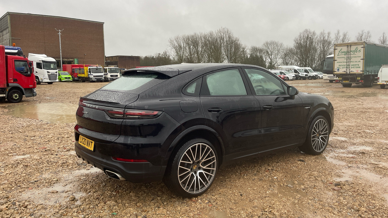 PORSCHE CAYENNE V6 E-HYBRID - SUV/ Geländewagen: das Bild 4 PORSCHE CAYENNE V6 E-HYBRID - SUV/ Geländewagen: das Bild 4