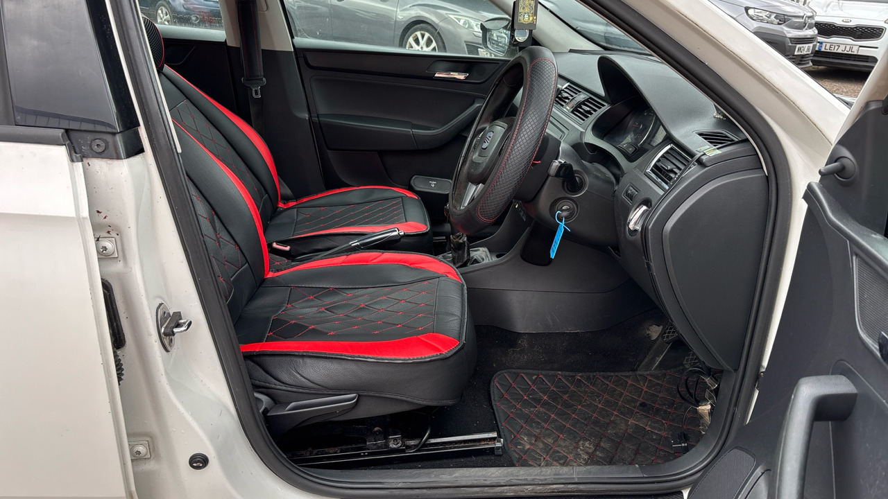 SEAT TOLEDO SX 1.6 TDI - Schrägheck: das Bild 5 SEAT TOLEDO SX 1.6 TDI - Schrägheck: das Bild 5