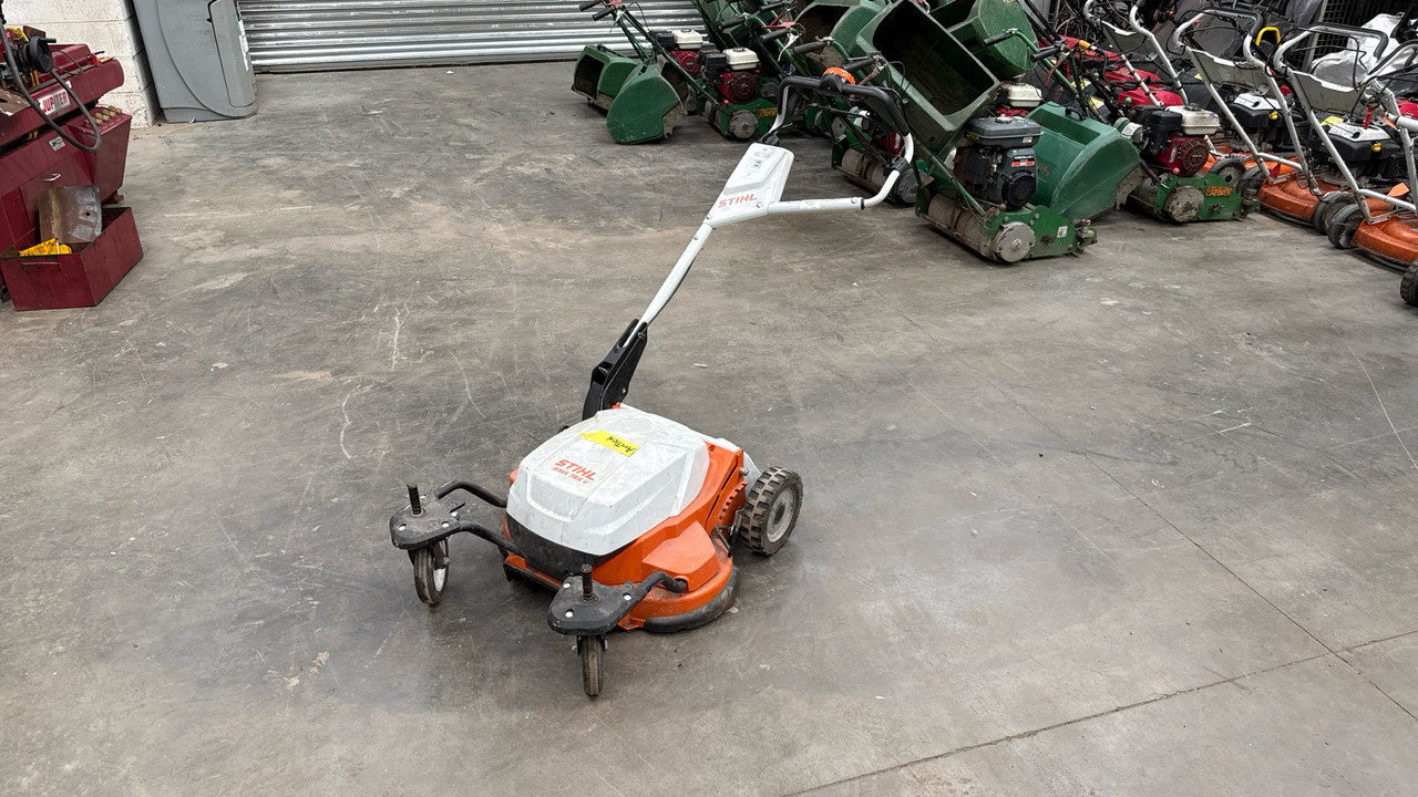 STIHL BR500 BACK PACK LEAF BLOWER - Baugeräte: das Bild 3 STIHL BR500 BACK PACK LEAF BLOWER - Baugeräte: das Bild 3