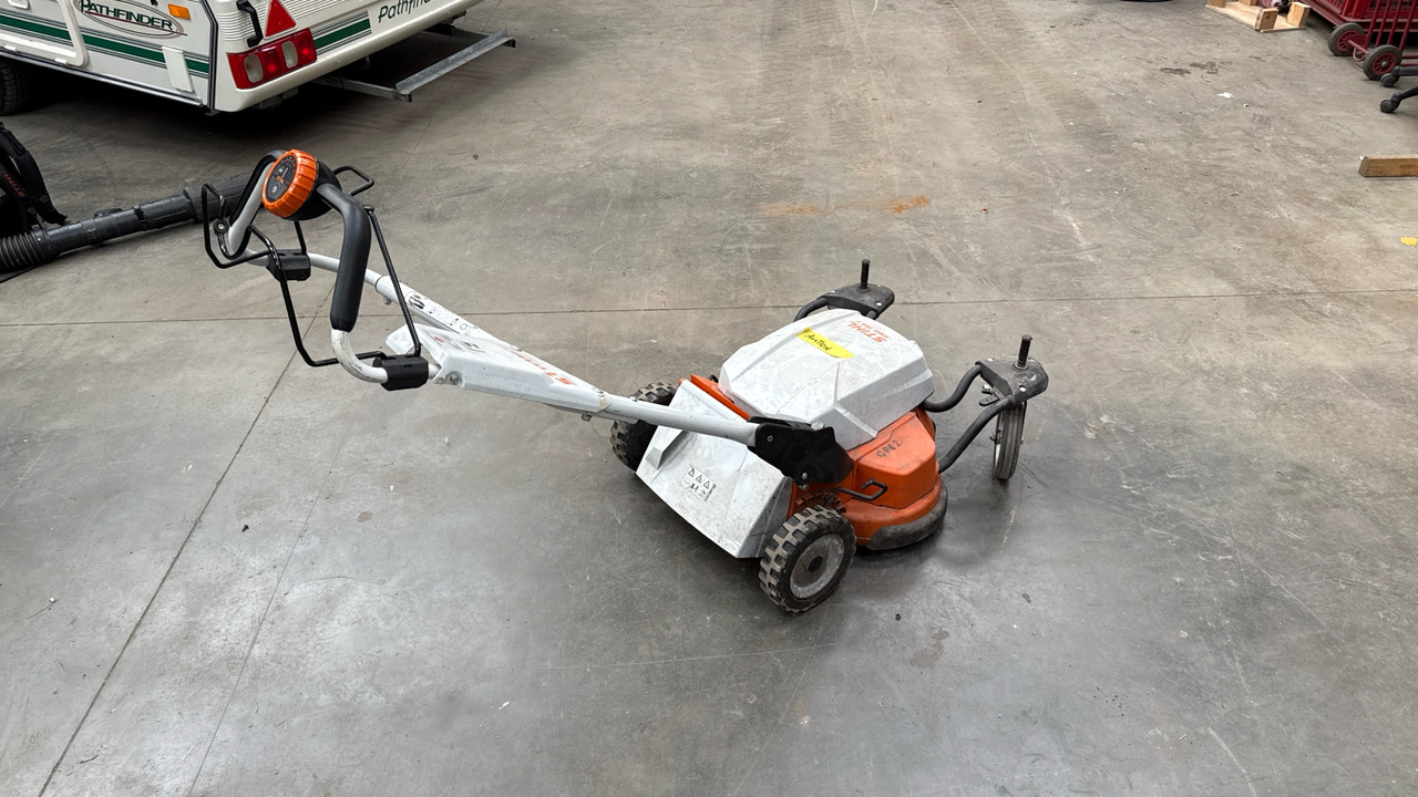 STIHL BR500 BACK PACK LEAF BLOWER - Baugeräte: das Bild 1 STIHL BR500 BACK PACK LEAF BLOWER - Baugeräte: das Bild 1