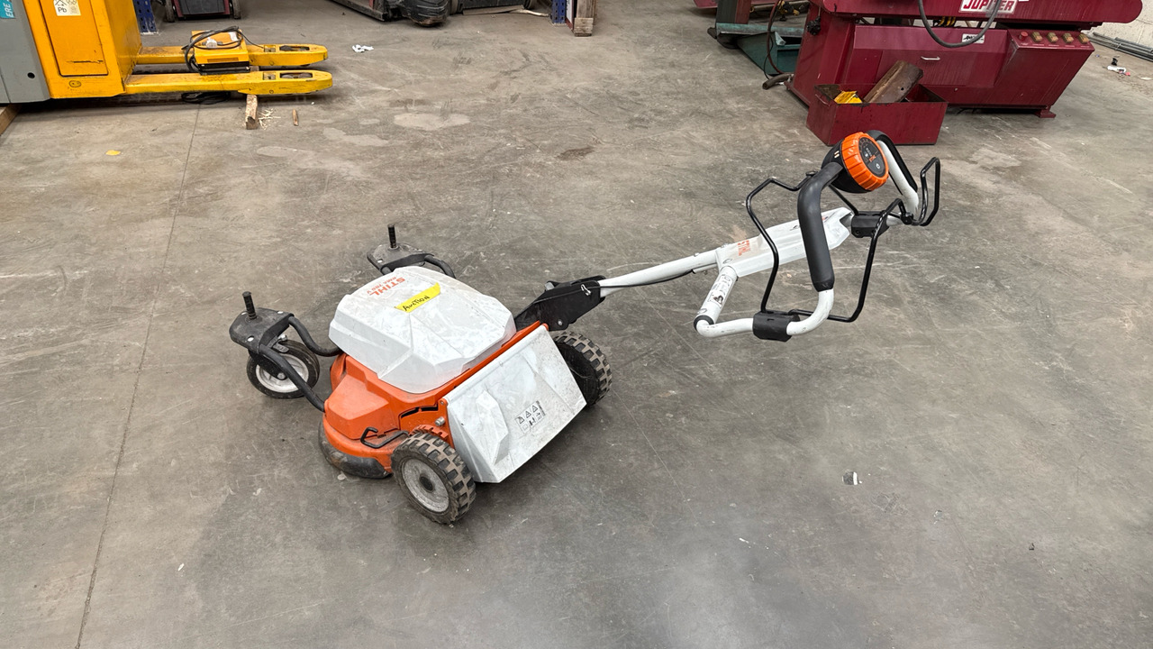STIHL BR500 BACK PACK LEAF BLOWER - Baugeräte: das Bild 2 STIHL BR500 BACK PACK LEAF BLOWER - Baugeräte: das Bild 2
