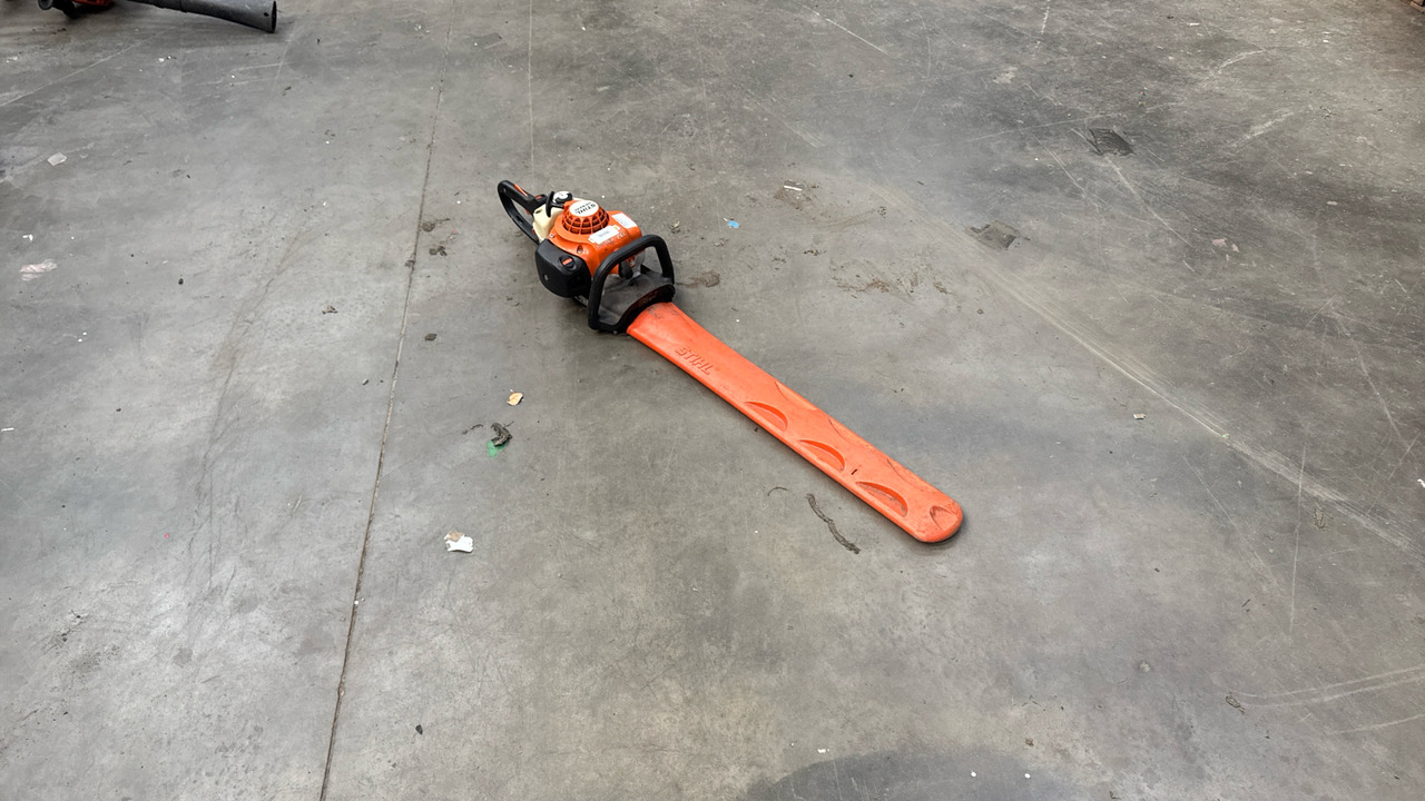 STIHL HS B2 RC HEDGE CUTTER - Baugeräte: das Bild 4 STIHL HS B2 RC HEDGE CUTTER - Baugeräte: das Bild 4