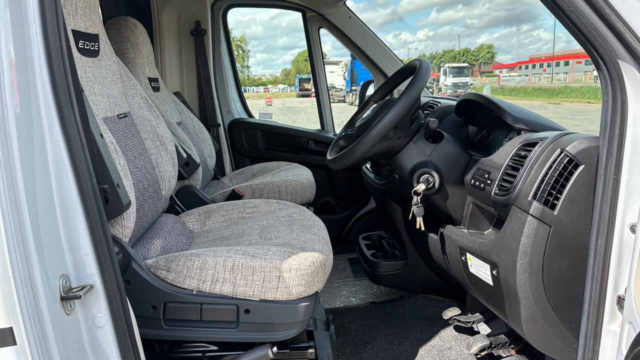 SWIFT EDGE 486 (FIAT DUCATO 3500KG) - Teilintegriertes Wohnmobil: das Bild 5 SWIFT EDGE 486 (FIAT DUCATO 3500KG) - Teilintegriertes Wohnmobil: das Bild 5