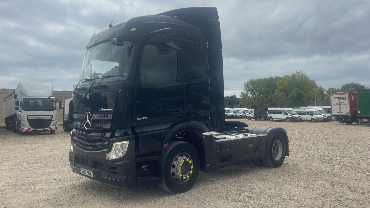 MERCEDES-BENZ ACTROS 1843 - Sattelzugmaschine: das Bild 2 MERCEDES-BENZ ACTROS 1843 - Sattelzugmaschine: das Bild 2