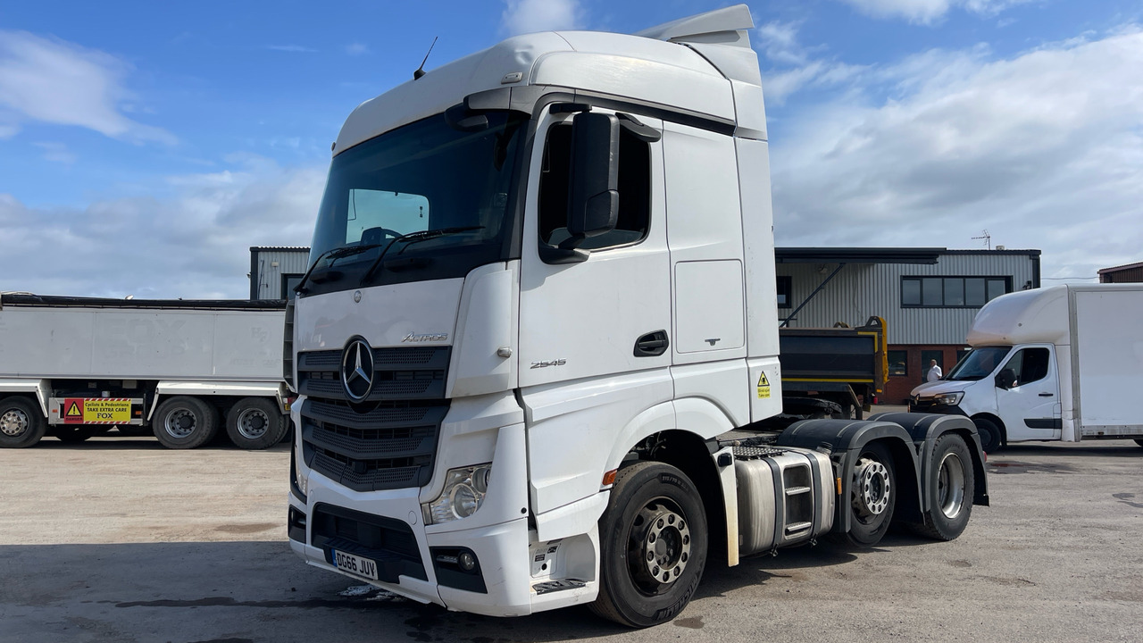 Mercedes-Benz Actros 2545 - Sattelzugmaschine: das Bild 2 Mercedes-Benz Actros 2545 - Sattelzugmaschine: das Bild 2