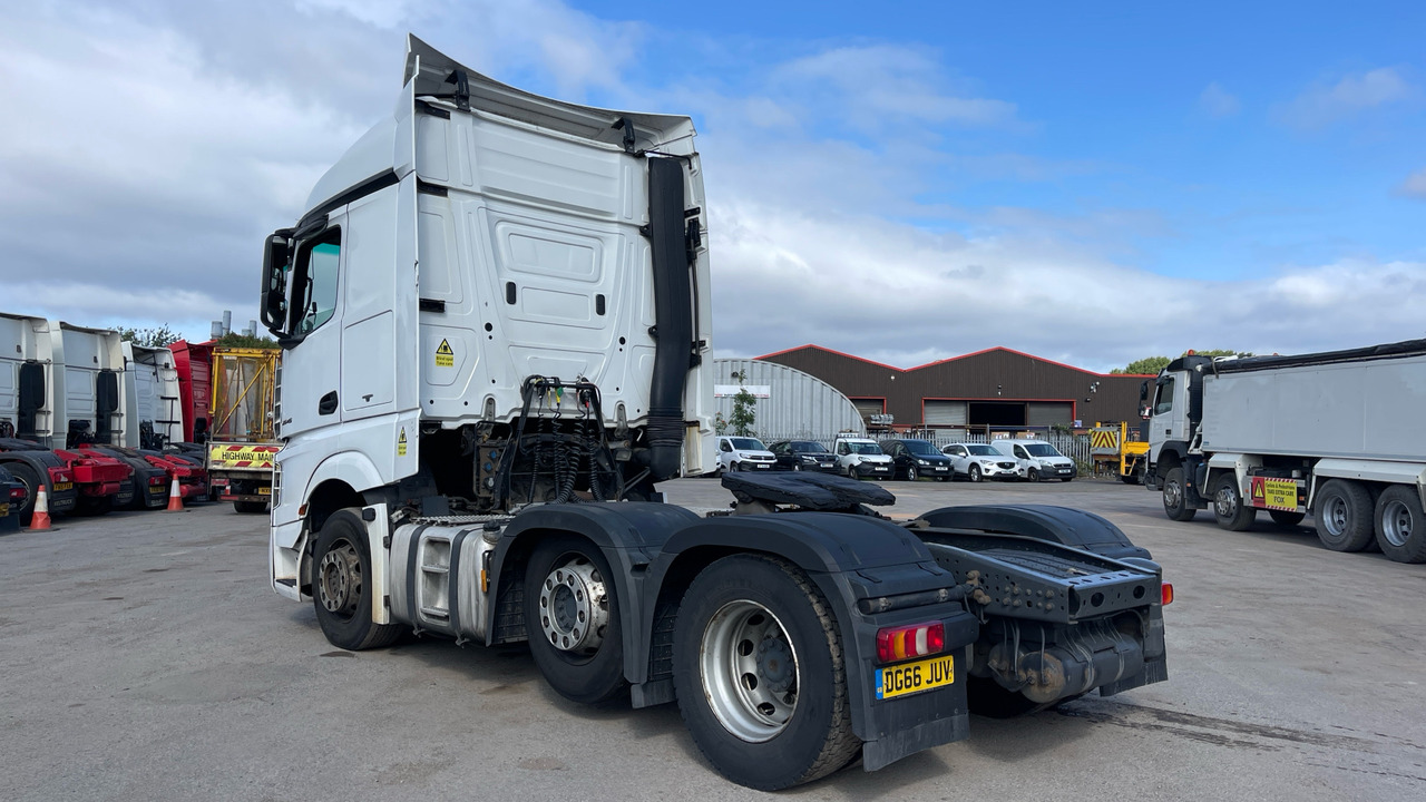 Mercedes-Benz Actros 2545 - Sattelzugmaschine: das Bild 3 Mercedes-Benz Actros 2545 - Sattelzugmaschine: das Bild 3