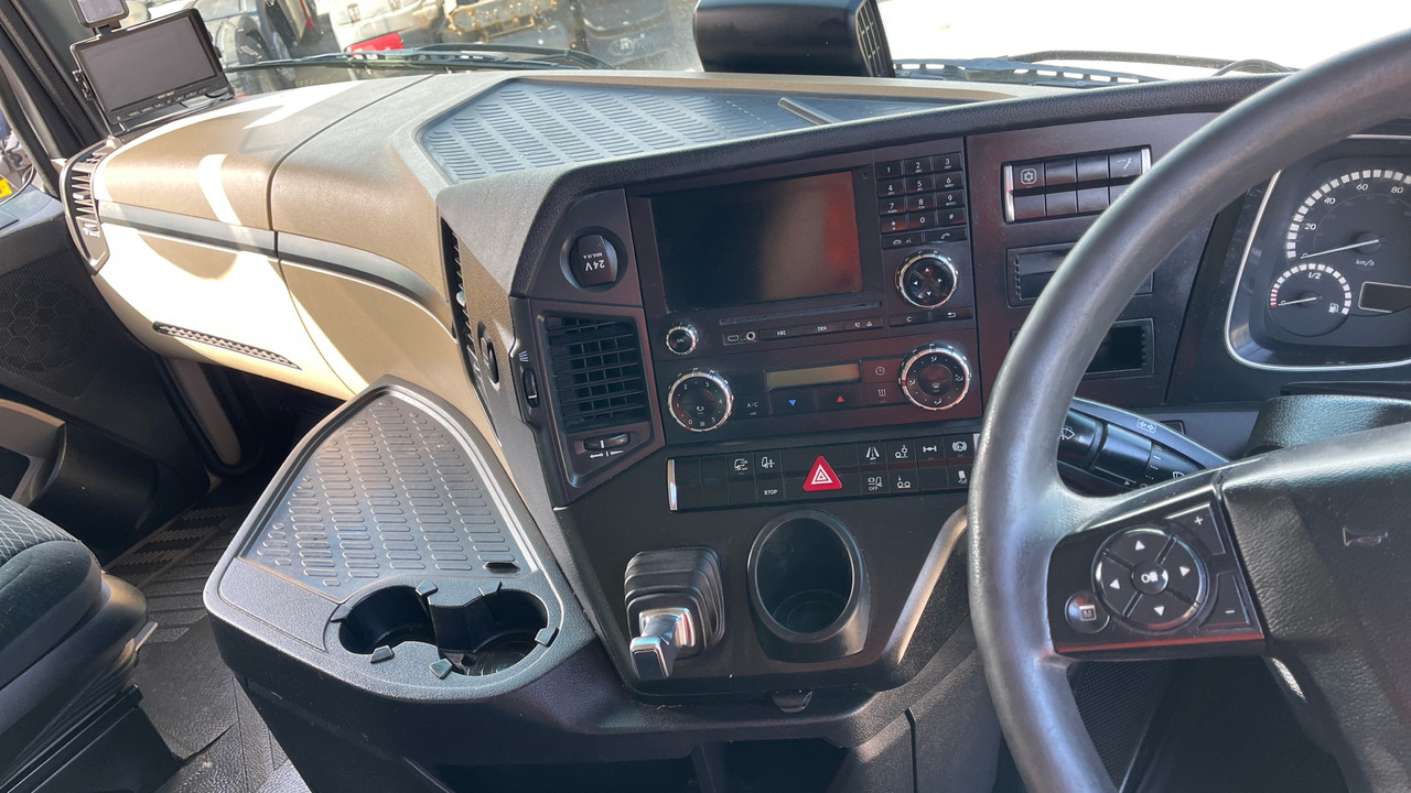 Sattelzugmaschine Mercedes-Benz Actros 2545: das Bild 7