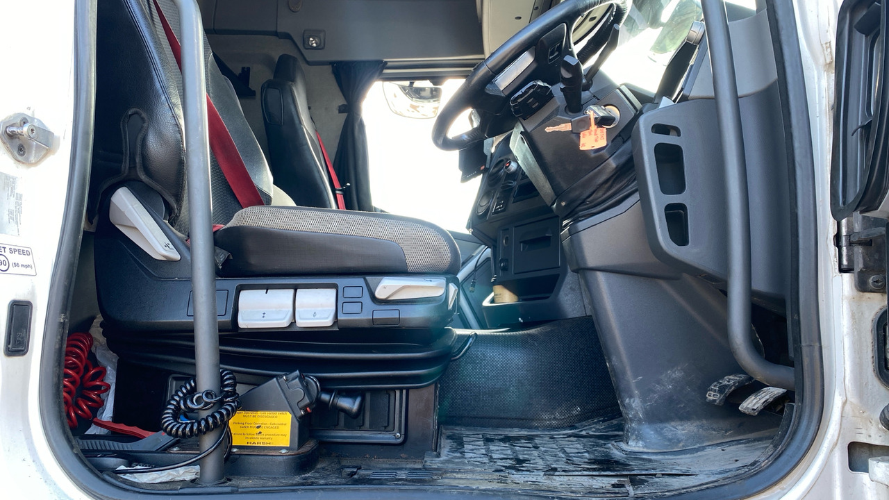 RENAULT T 460 - Sattelzugmaschine: das Bild 5 RENAULT T 460 - Sattelzugmaschine: das Bild 5