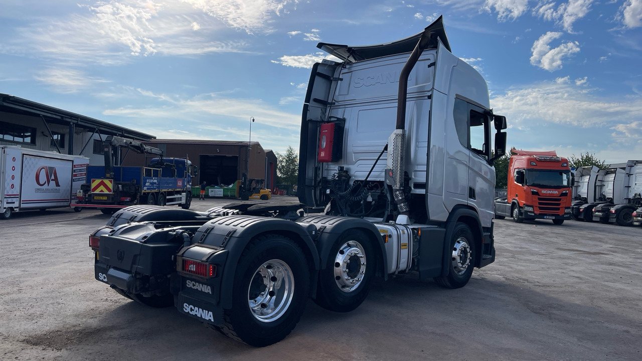 SCANIA R 450 - Sattelzugmaschine: das Bild 4 SCANIA R 450 - Sattelzugmaschine: das Bild 4
