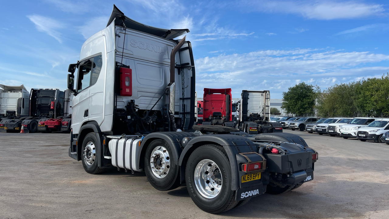 SCANIA R 450 - Sattelzugmaschine: das Bild 3 SCANIA R 450 - Sattelzugmaschine: das Bild 3