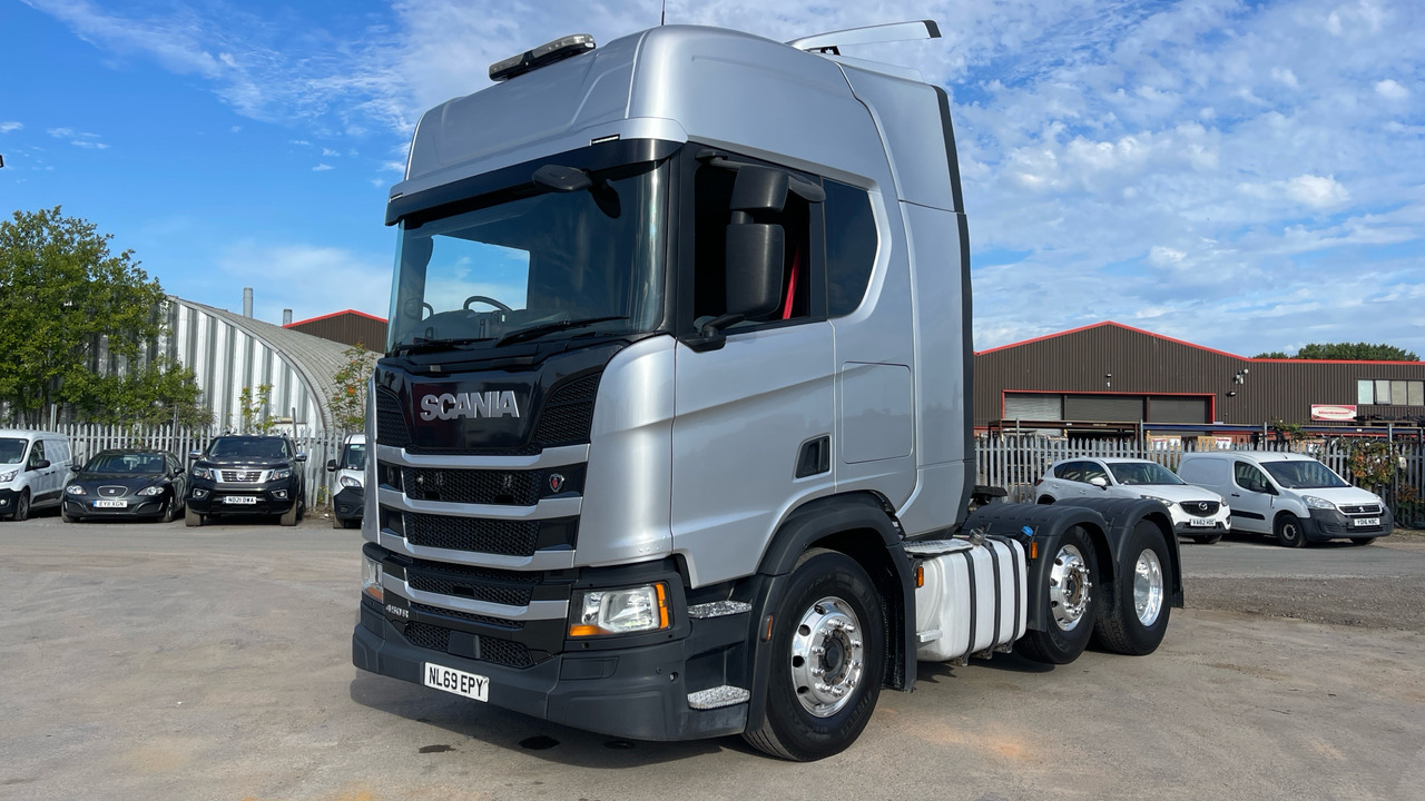 SCANIA R 450 - Sattelzugmaschine: das Bild 2 SCANIA R 450 - Sattelzugmaschine: das Bild 2