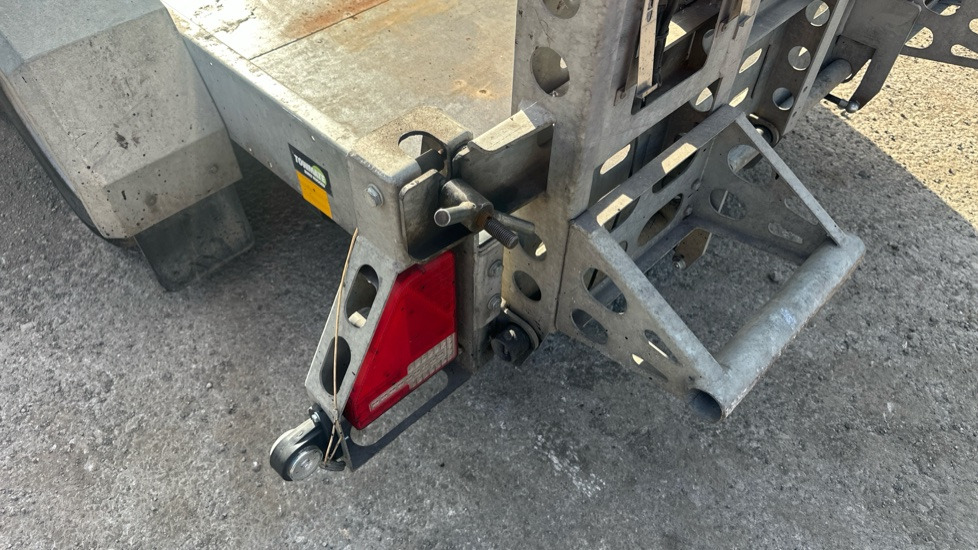 Baumaschinenanhänger TOWMATE: das Bild 8