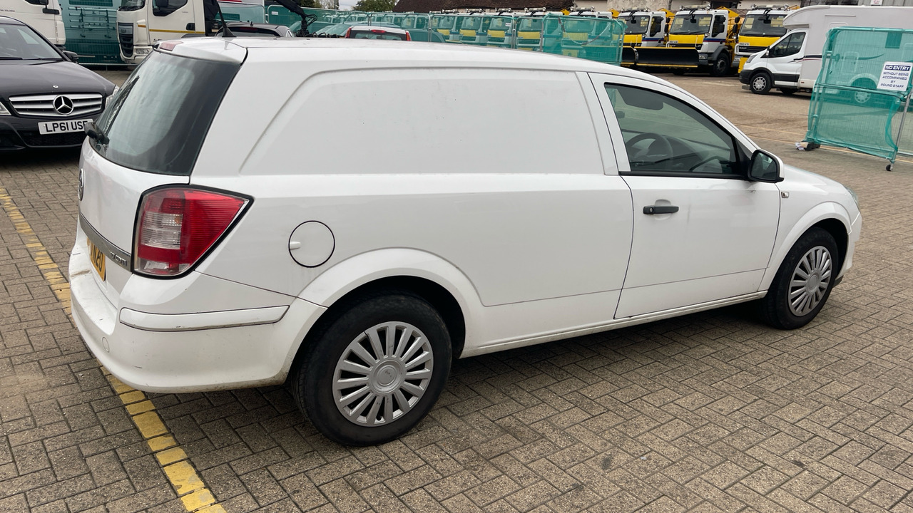 VAUXHALL ASTRA CLUB 1.7 CDTI - PKW: das Bild 4 VAUXHALL ASTRA CLUB 1.7 CDTI - PKW: das Bild 4
