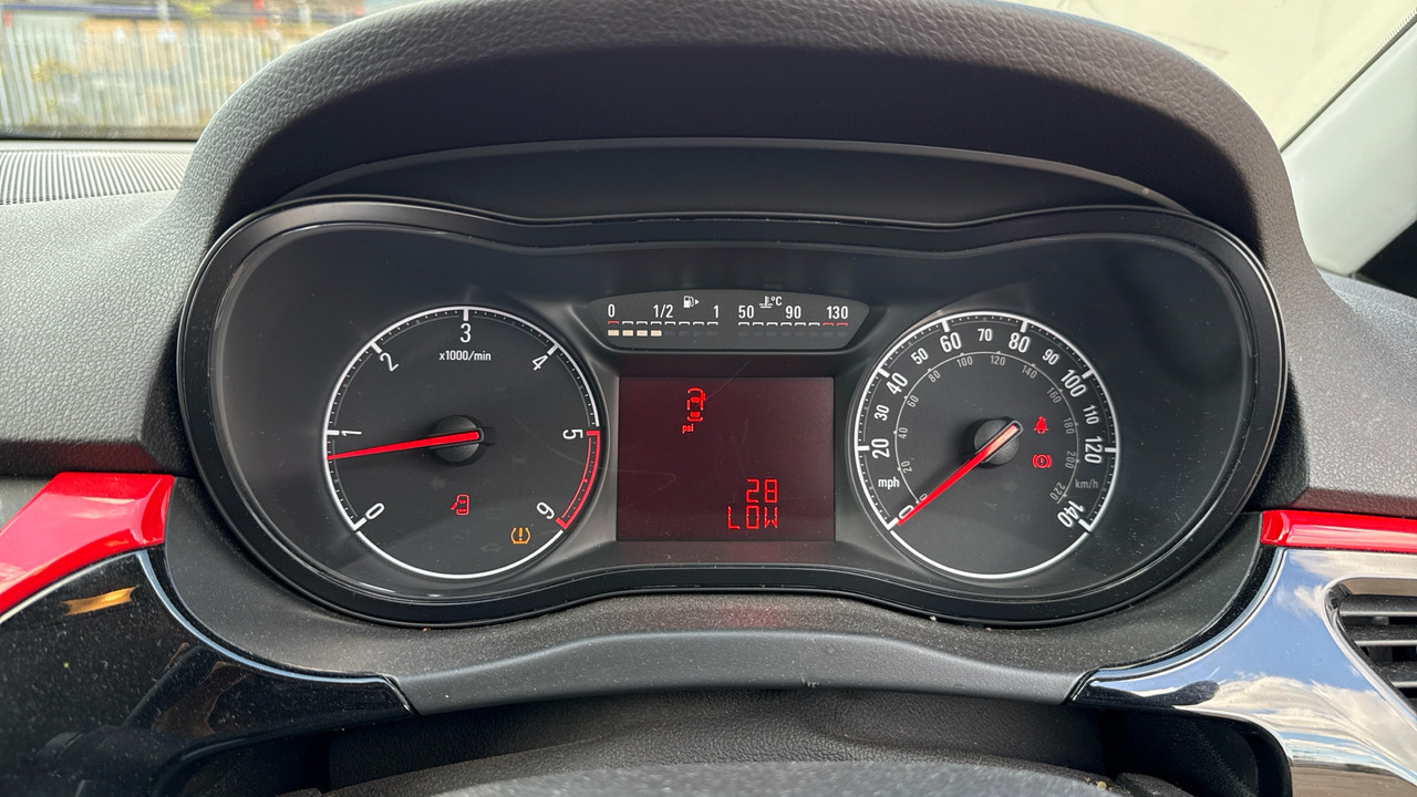 PKW VAUXHALL CORSA 1.3 CDTi 16V 95ps Sportive: das Bild 6