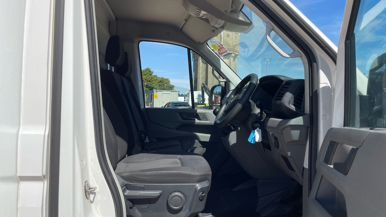 VOLKSWAGEN CRAFTER CR35 2.0 TDI 140PS - Koffer Transporter: das Bild 5 VOLKSWAGEN CRAFTER CR35 2.0 TDI 140PS - Koffer Transporter: das Bild 5
