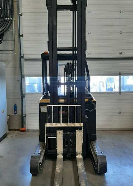 Yale MR14 - Schubmaststapler: das Bild 2 Yale MR14 - Schubmaststapler: das Bild 2