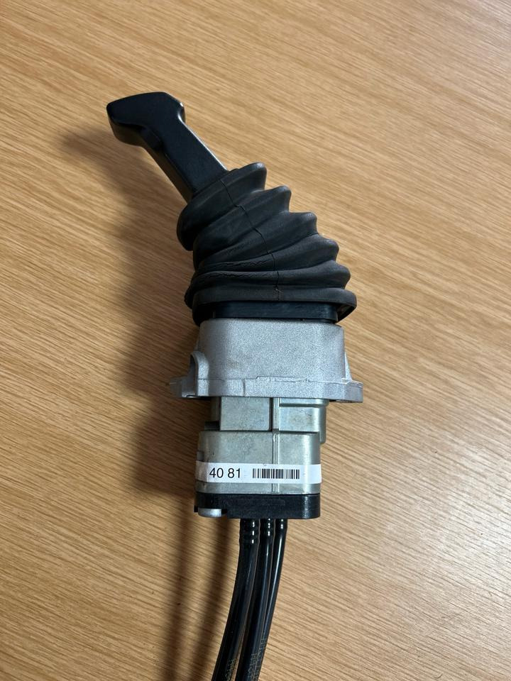 Atego 4 EU 6 bremsventil Handbremsventil KNORR-BREMSE A0044304081 - Bremsventil für LKW: das Bild 3 Atego 4 EU 6 bremsventil Handbremsventil KNORR-BREMSE A0044304081 - Bremsventil für LKW: das Bild 3