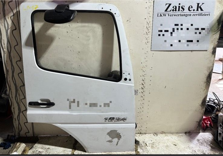 Atego Beifahrertür,rechts, weiß,verkleidung,elek-Fenster LN 17 - Tür und Teile für LKW: das Bild 1 Atego Beifahrertür,rechts, weiß,verkleidung,elek-Fenster LN 17 - Tür und Teile für LKW: das Bild 1