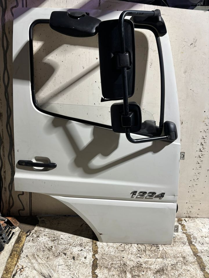 Atego Beifahrertür,weiß,Spiegel&Innenverkleidung LN 22 - Tür und Teile für LKW: das Bild 2 Atego Beifahrertür,weiß,Spiegel&Innenverkleidung LN 22 - Tür und Teile für LKW: das Bild 2