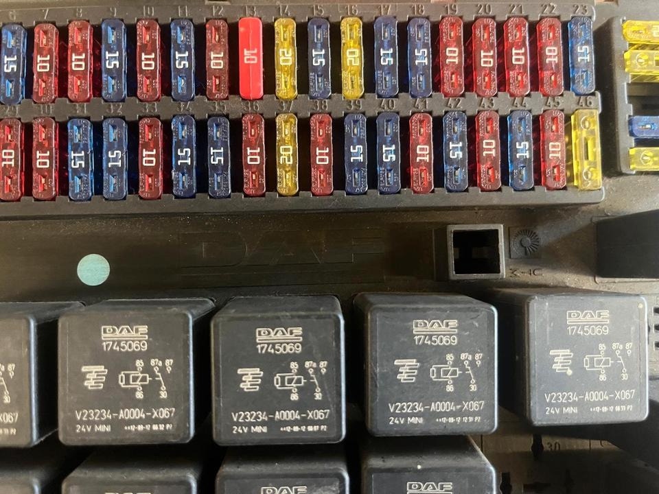 DAF Sicherungskasten - Sicherung für LKW: das Bild 3 DAF Sicherungskasten - Sicherung für LKW: das Bild 3