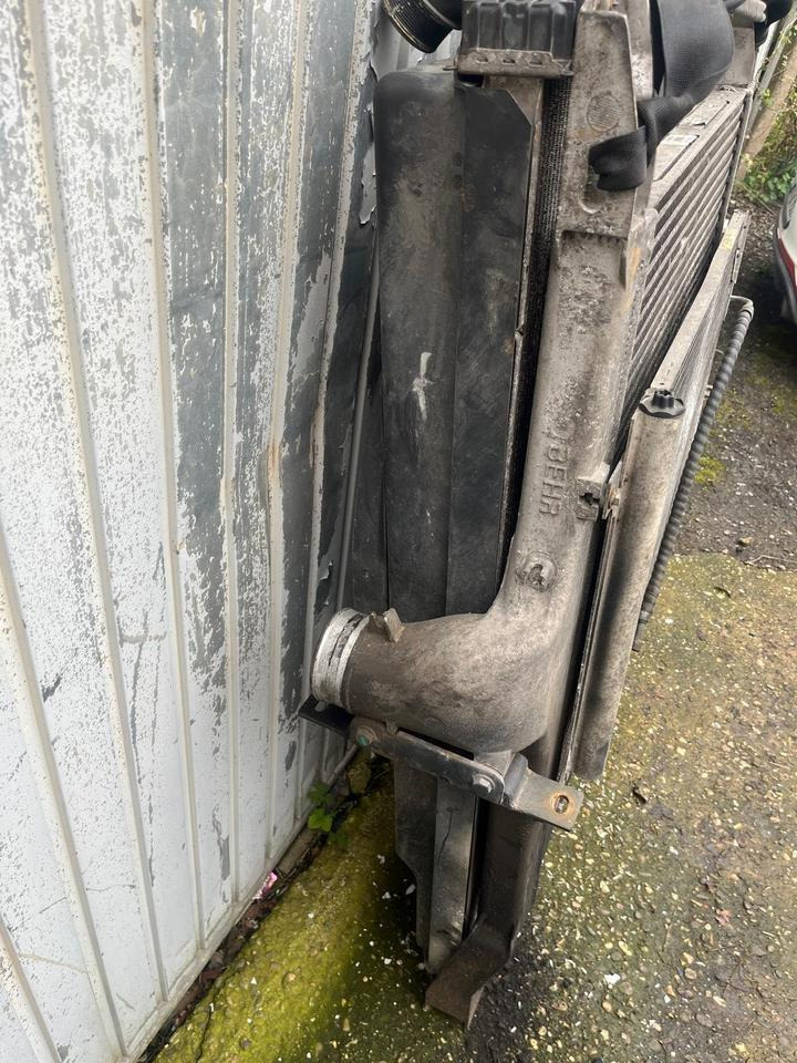 IVECO Stralis Kühlerpaket Wasserkühler Radiator Kühler 41214781 - Kühler für LKW: das Bild 3 IVECO Stralis Kühlerpaket Wasserkühler Radiator Kühler 41214781 - Kühler für LKW: das Bild 3