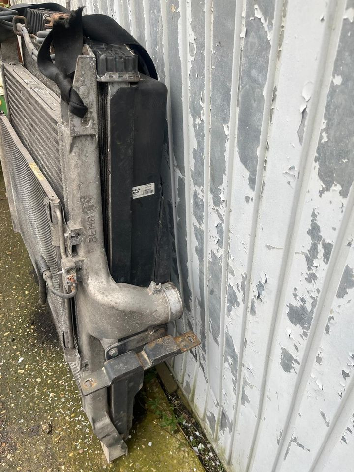 IVECO Stralis Kühlerpaket Wasserkühler Radiator Kühler 41214781 - Kühler für LKW: das Bild 2 IVECO Stralis Kühlerpaket Wasserkühler Radiator Kühler 41214781 - Kühler für LKW: das Bild 2