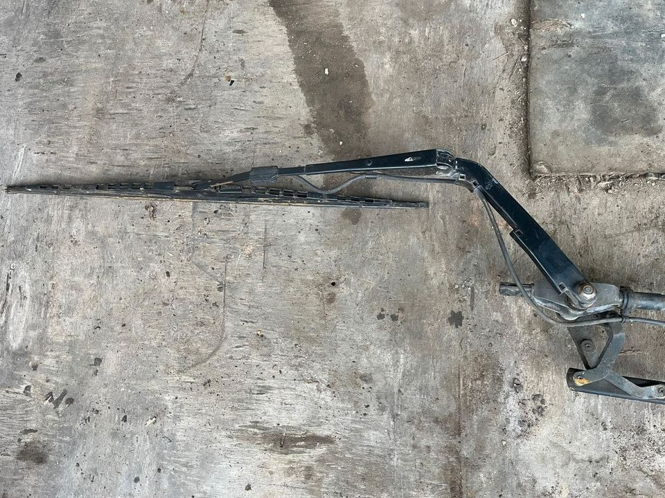 IVECO Stralis Scheibenwischer, Wischergestänge mit Motor 99439637 - Scheibenwischer für LKW: das Bild 3 IVECO Stralis Scheibenwischer, Wischergestänge mit Motor 99439637 - Scheibenwischer für LKW: das Bild 3