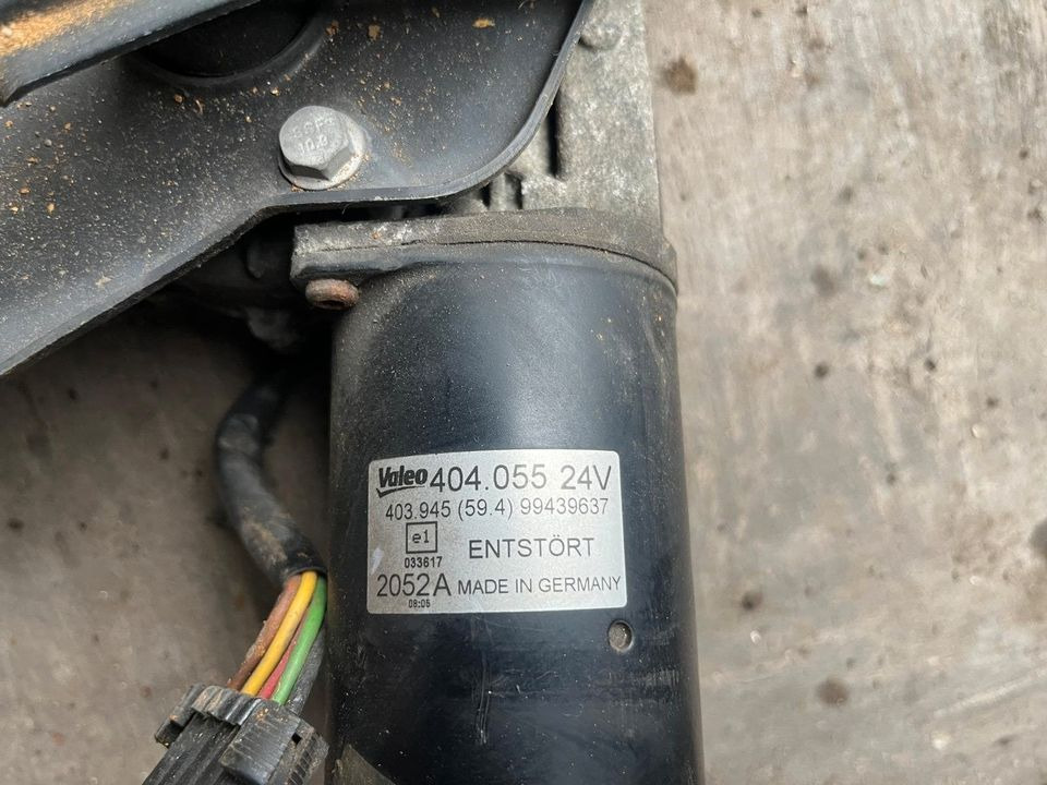 IVECO Stralis Scheibenwischer, Wischergestänge mit Motor 99439637 - Scheibenwischer für LKW: das Bild 4 IVECO Stralis Scheibenwischer, Wischergestänge mit Motor 99439637 - Scheibenwischer für LKW: das Bild 4