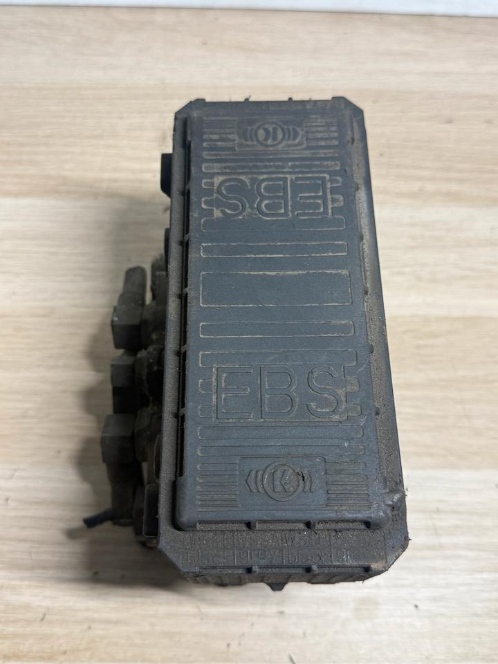 MAN KNORR-BREMSE EBS Ventil K020024 81.52106-6050 - Ventil für LKW: das Bild 2 MAN KNORR-BREMSE EBS Ventil K020024 81.52106-6050 - Ventil für LKW: das Bild 2