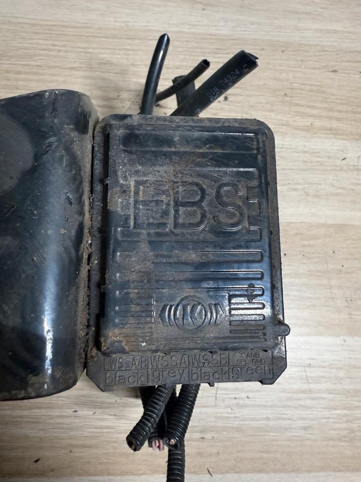 MAN KNORR-BREMSE EBS Ventil K021204 81.52106-6049 - Ventil für LKW: das Bild 3 MAN KNORR-BREMSE EBS Ventil K021204 81.52106-6049 - Ventil für LKW: das Bild 3